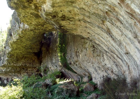 Cueva horadada, Ayora (Valencia)